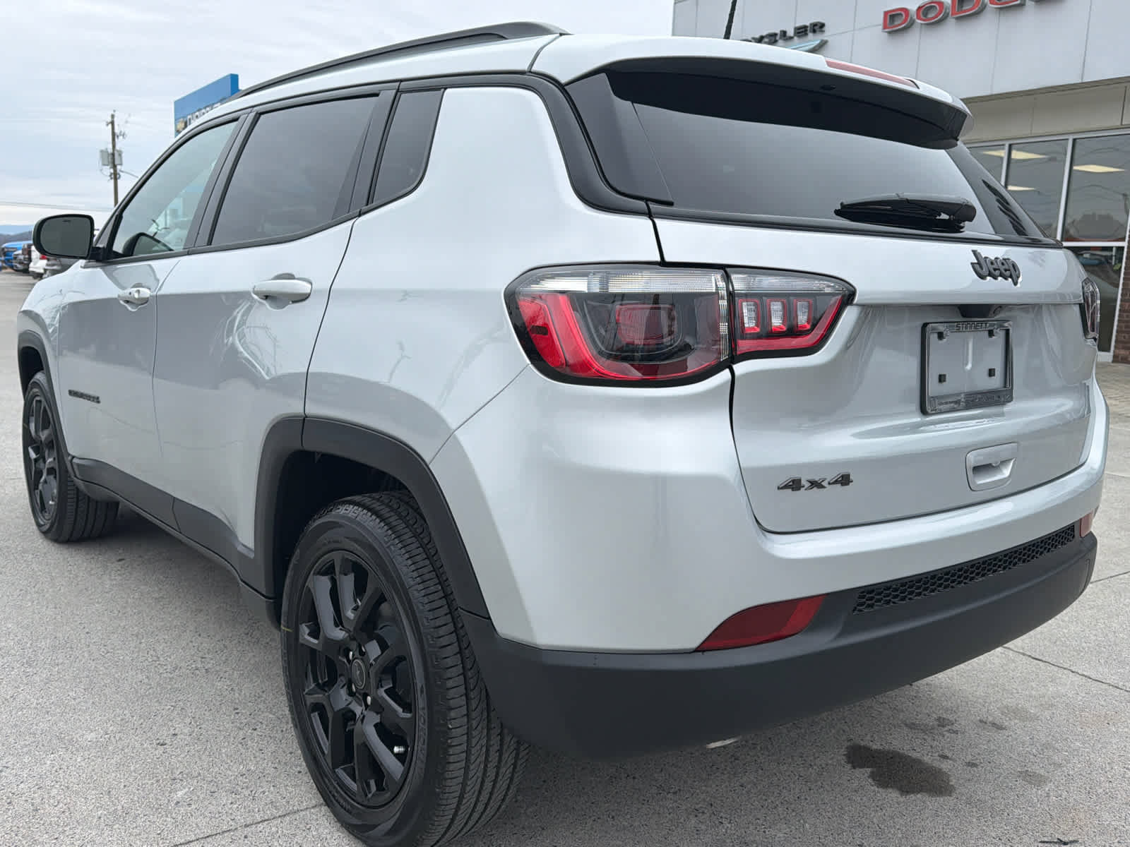 New 2026 Jeep Compass Latitude image 6