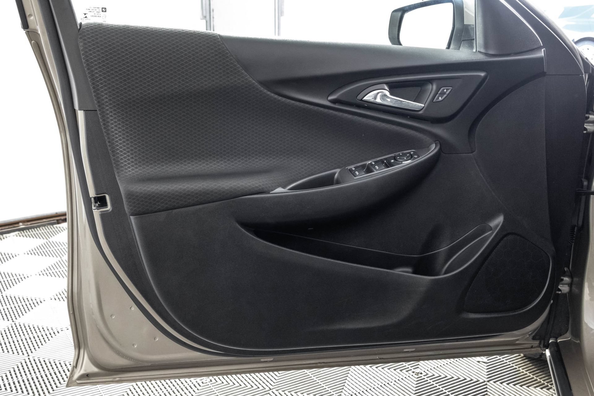 Used 2025 Chevrolet Malibu LT FWD image 34