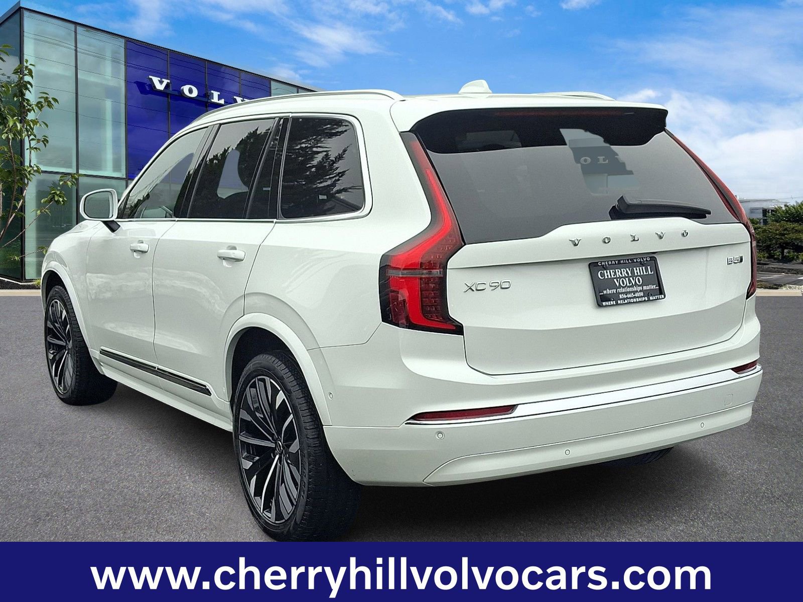 Certified 2025 Volvo XC90 B5 Plus image 5