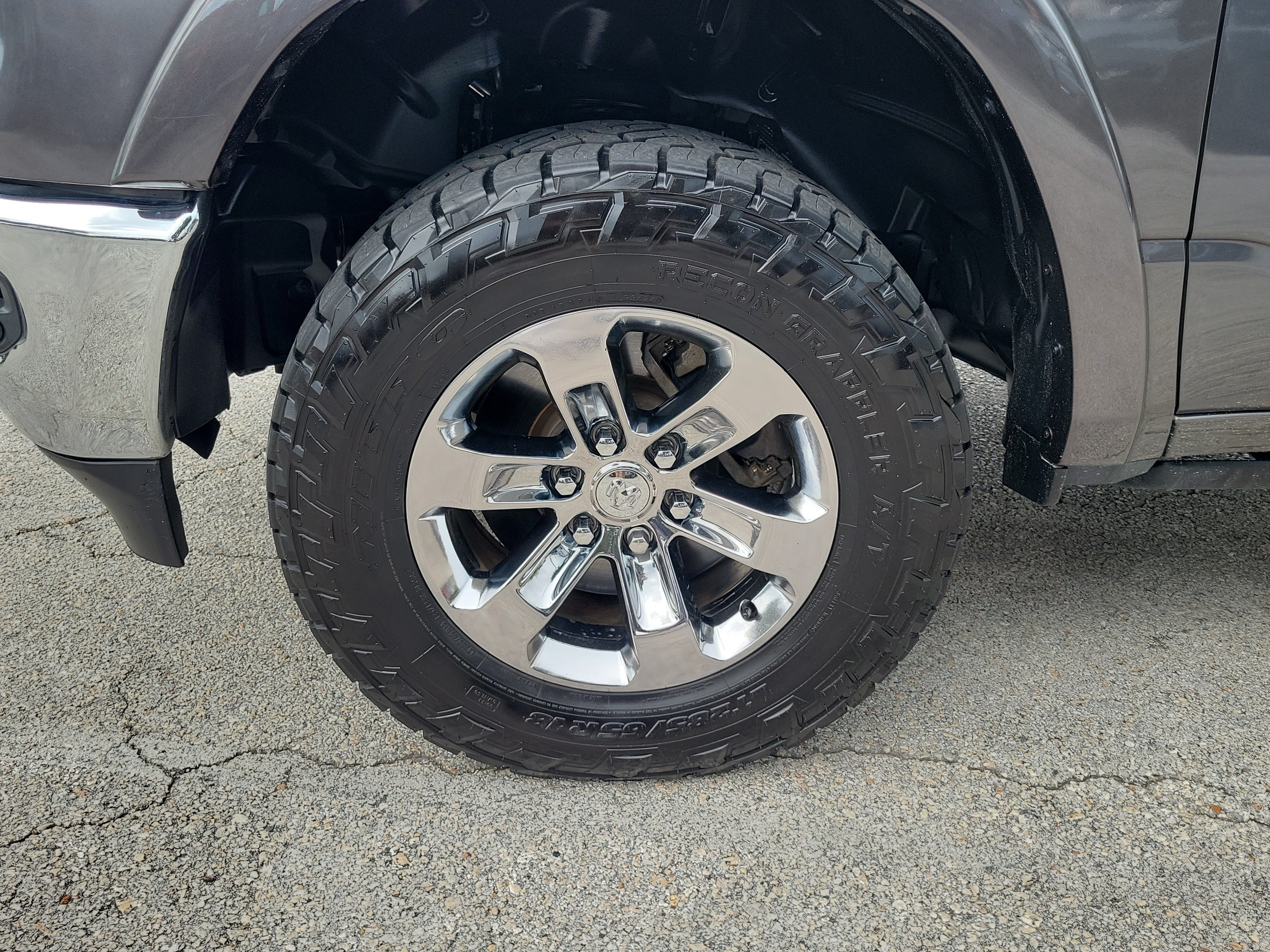 Used 2019 RAM 1500 Laramie RWD image 5