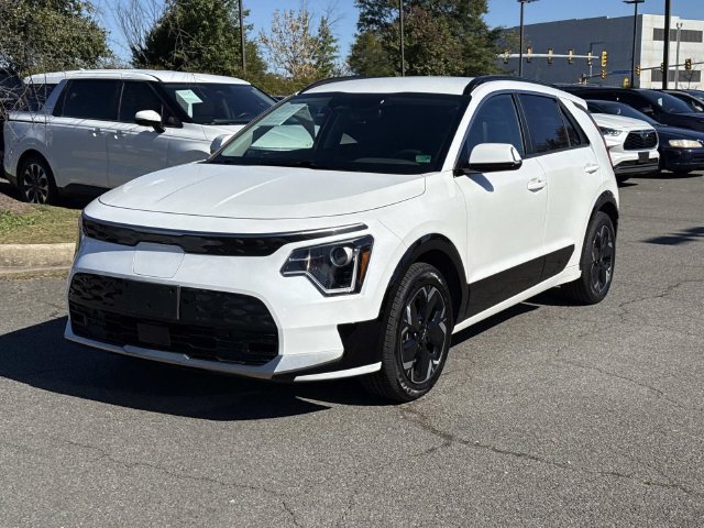 Used 2023 Kia Niro Wind w/ Wind Preserve Package FWD image 5