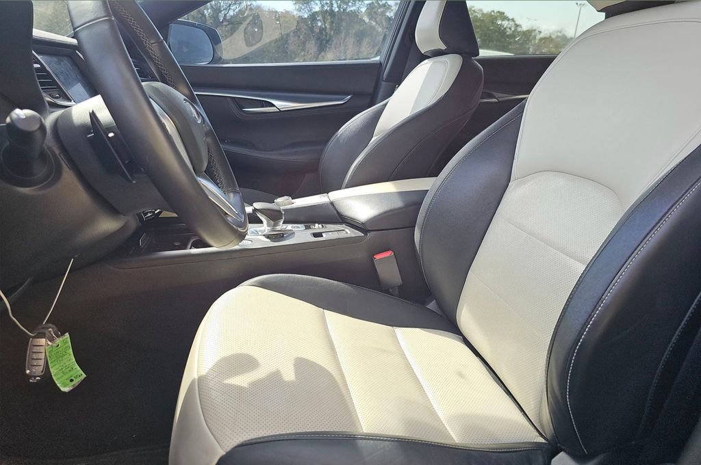 Used 2023 INFINITI QX55 Luxe w/ Cargo Package image 6