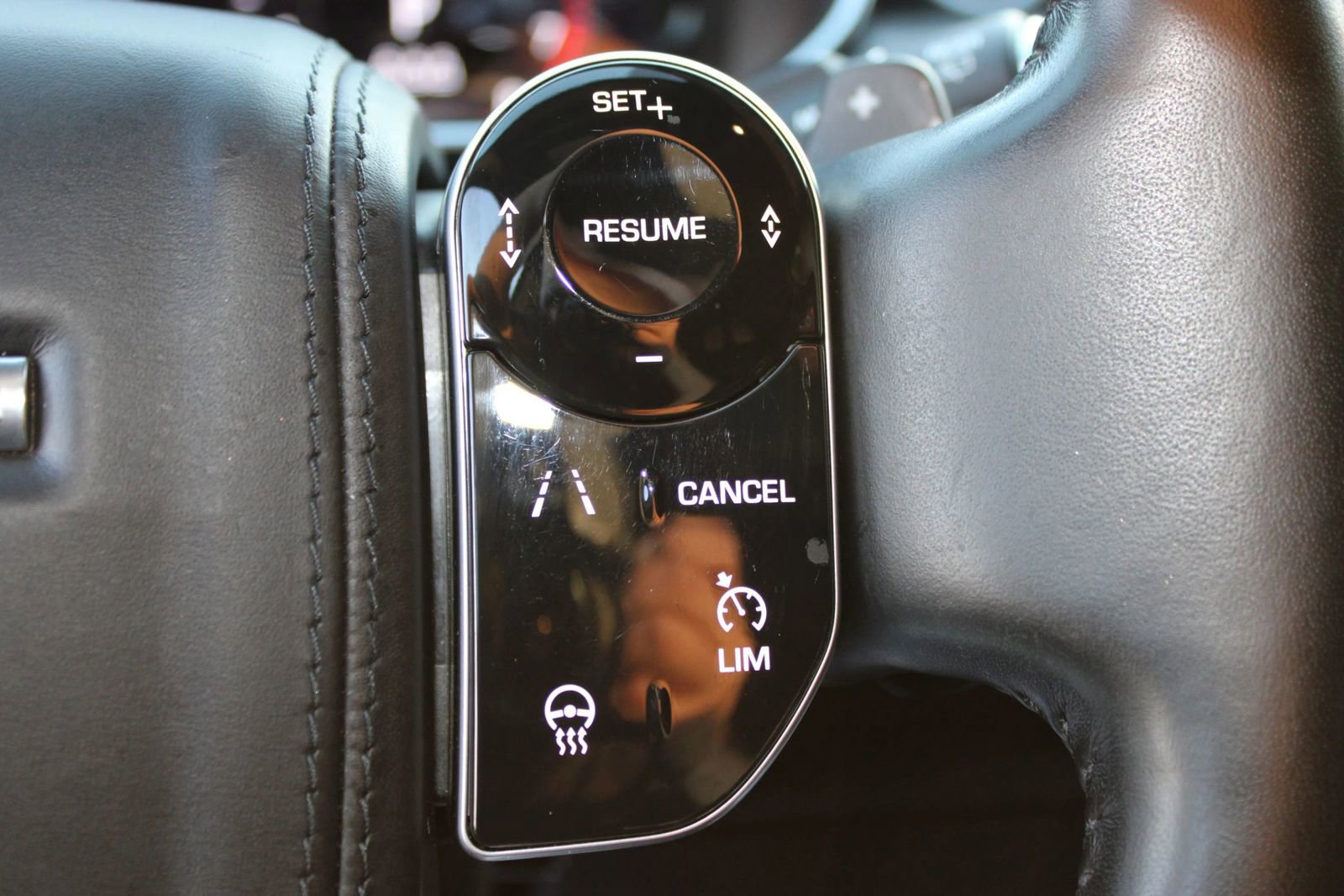 Used 2021 Land Rover Range Rover P525 Westminster Edition LWB image 40