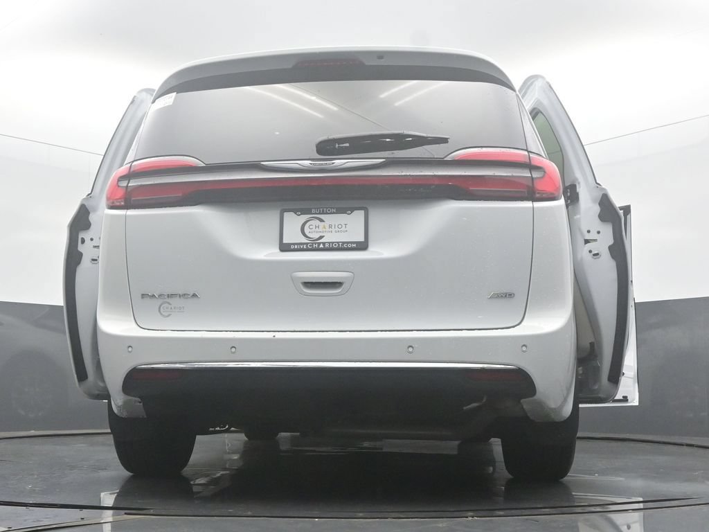 Used 2023 Chrysler Pacifica Touring-L AWD/4WD image 68