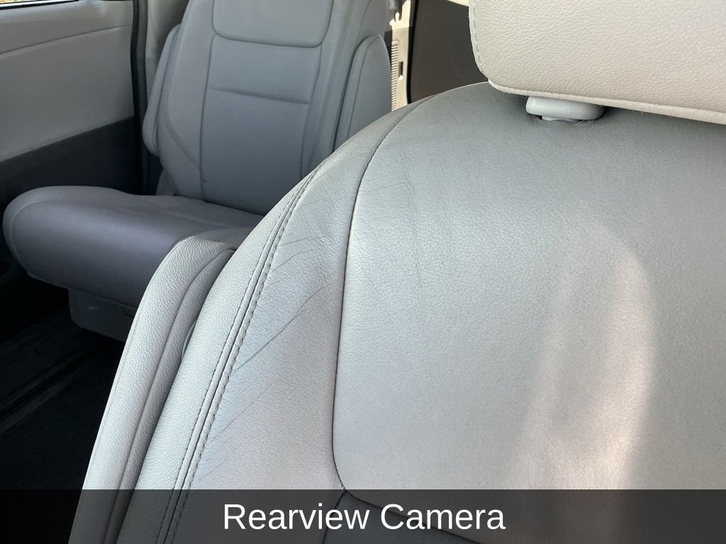 Used 2016 Toyota Sienna XLE w/ XLE Navigation Package FWD image 14