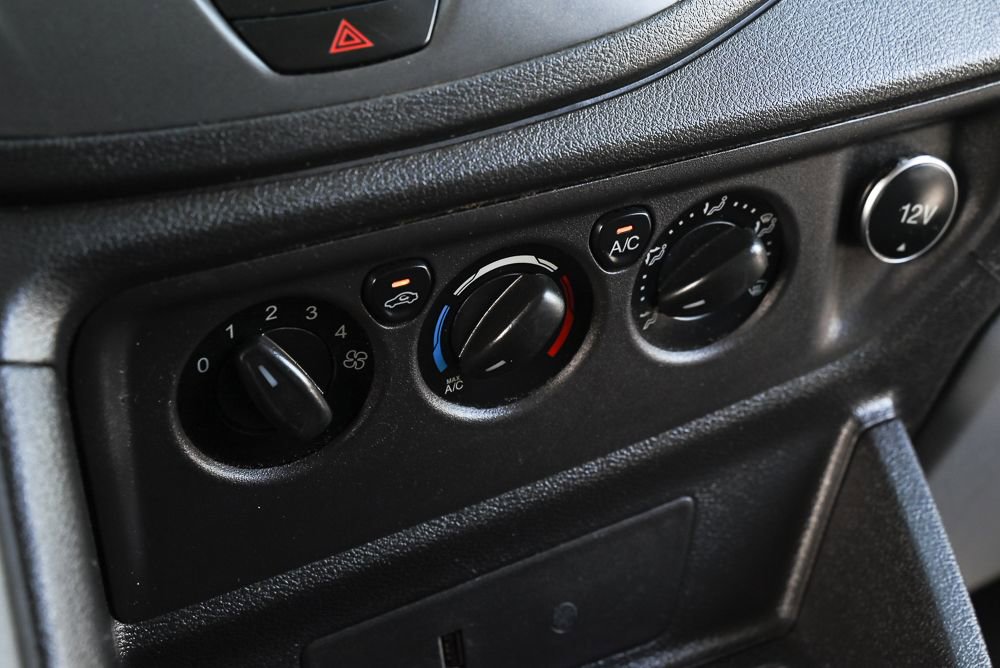 Used 2019 Ford Transit 250 148 Medium Roof RWD image 24