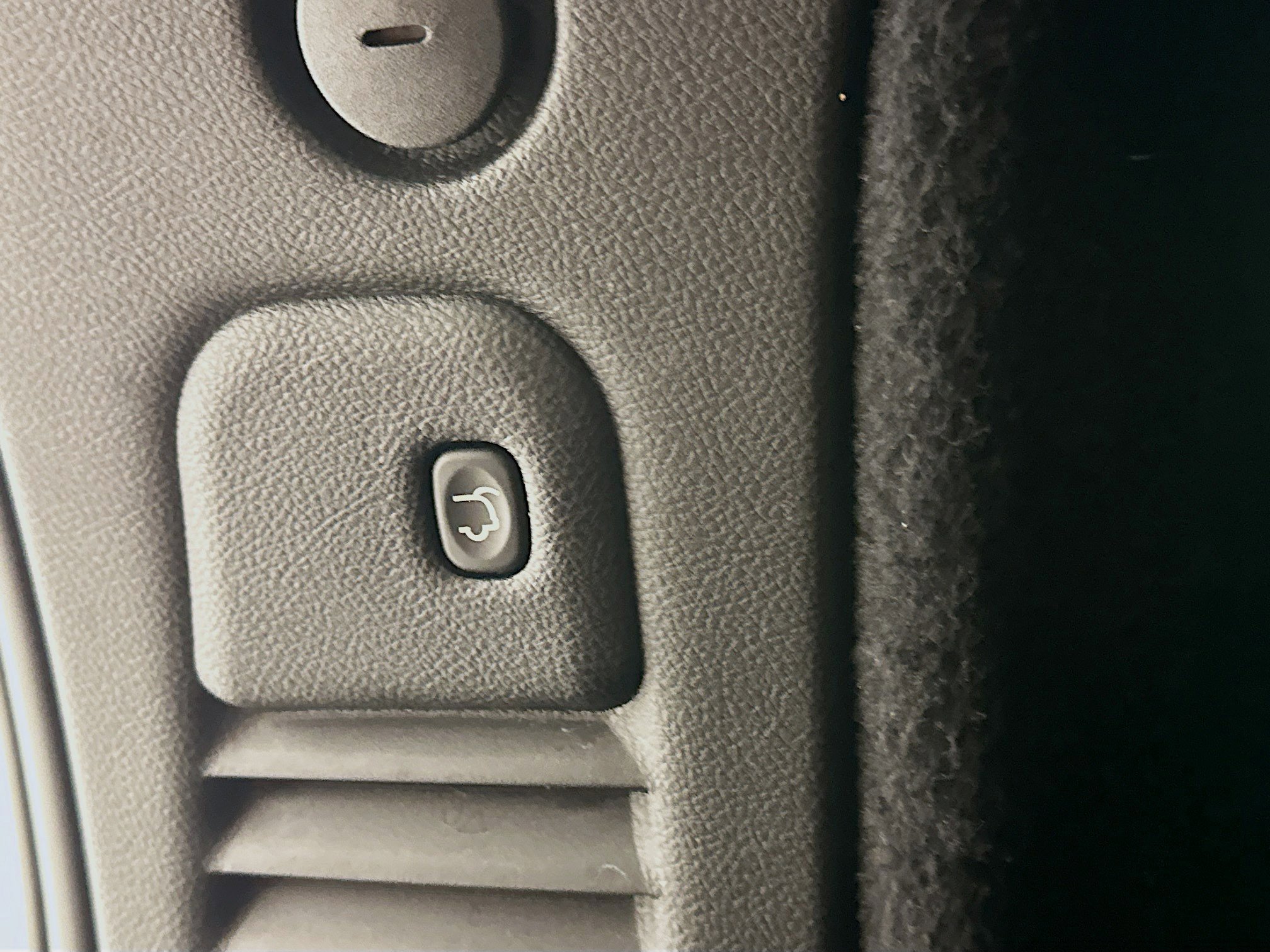 Used 2025 Dodge Durango GT image 32