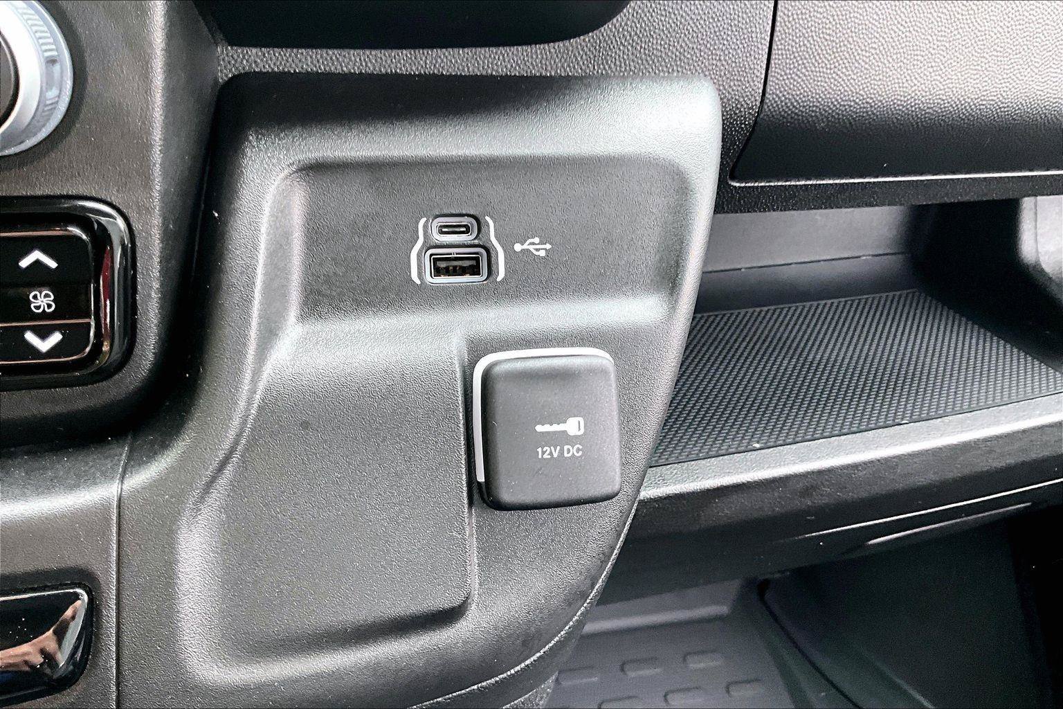 Used 2025 RAM ProMaster 3500 FWD image 30