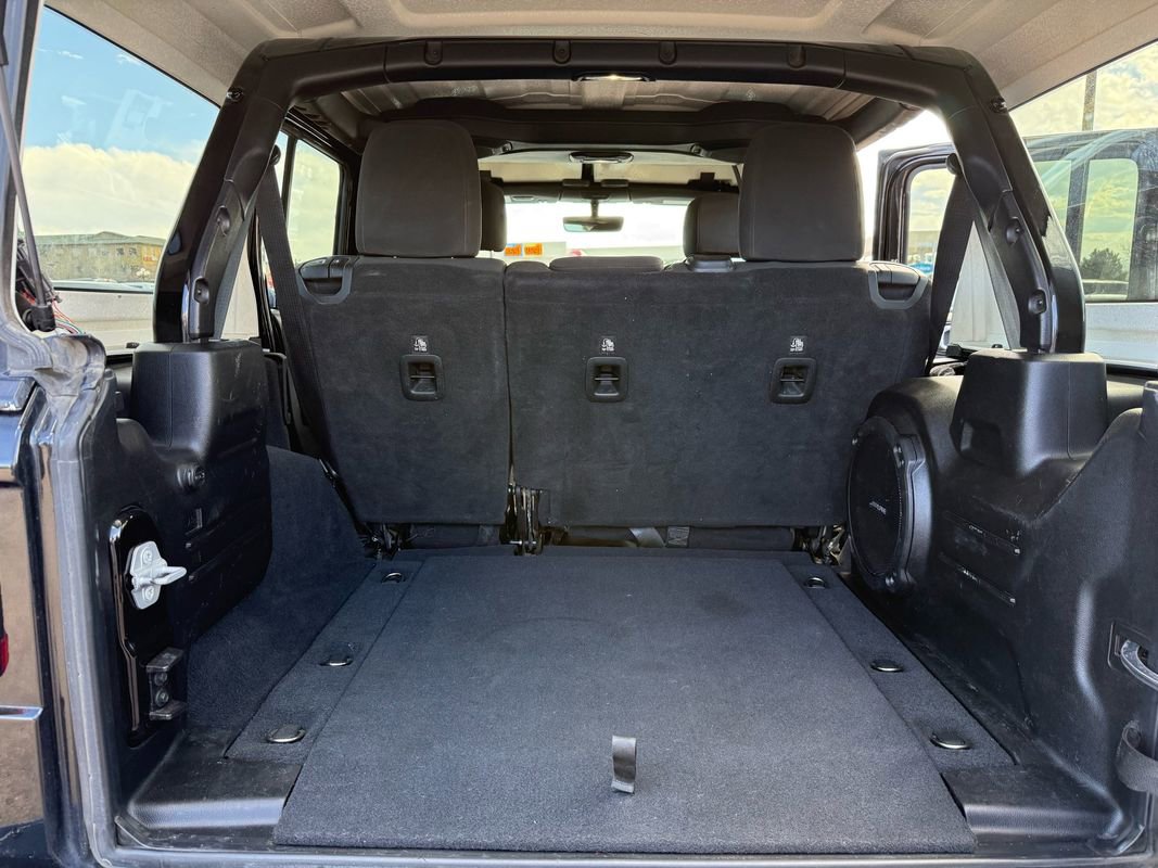 Used 2018 Jeep Wrangler Unlimited Rubicon image 23