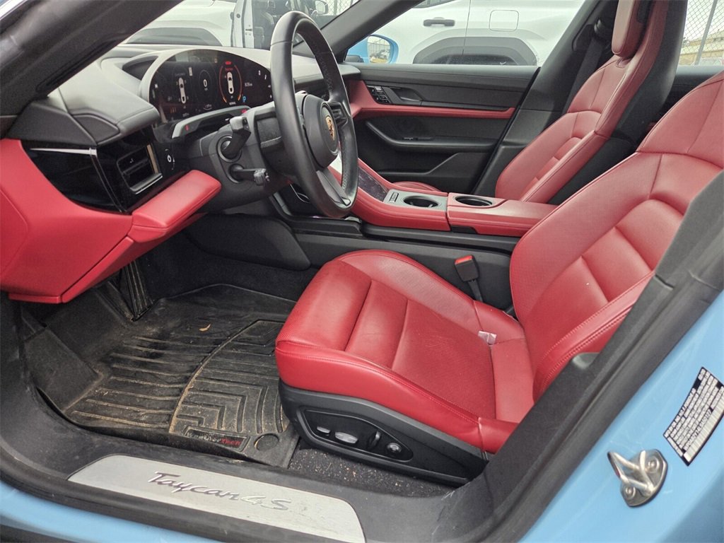 Used 2020 Porsche Taycan 4S image 4