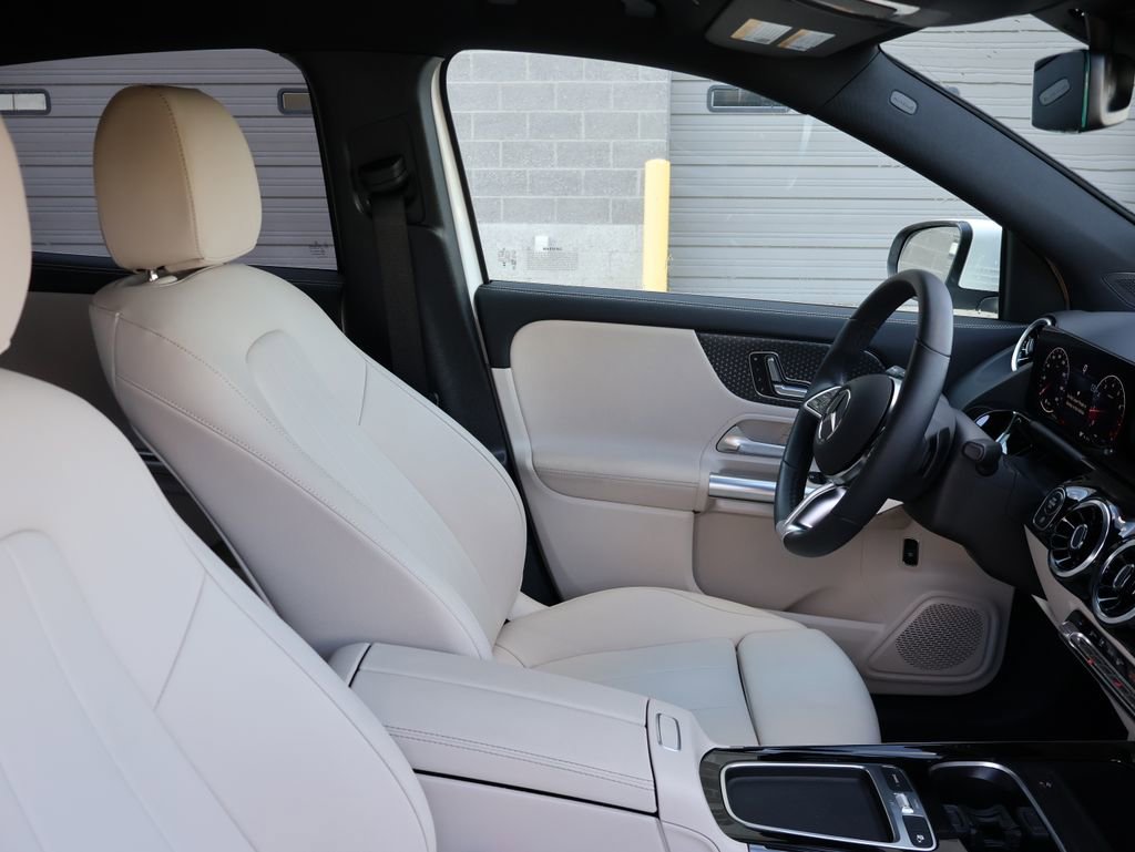 Certified 2025 Mercedes-Benz GLA 250 4MATIC image 10