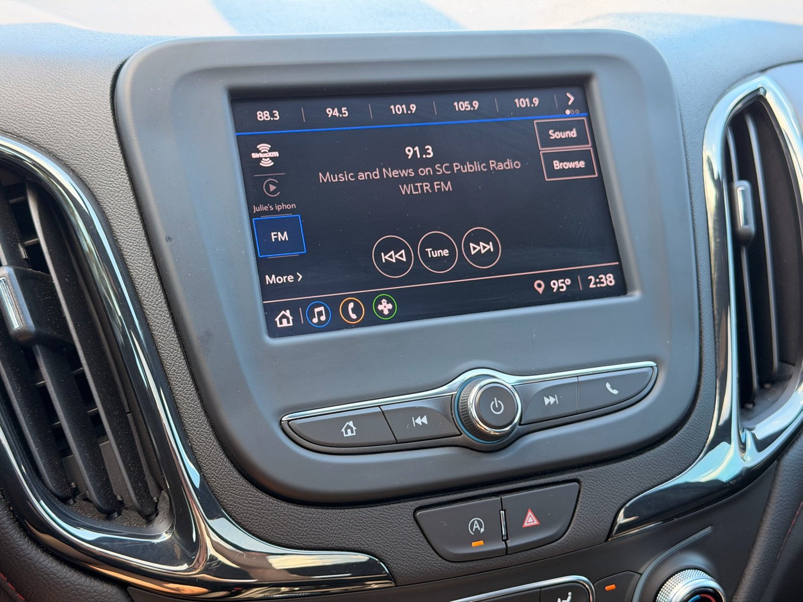 Used 2023 Chevrolet Equinox RS FWD image 23