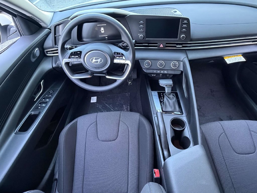 New 2026 Hyundai Elantra SE FWD image 14