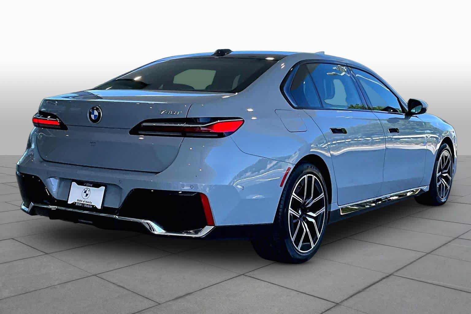 Used 2026 BMW 740i RWD image 12
