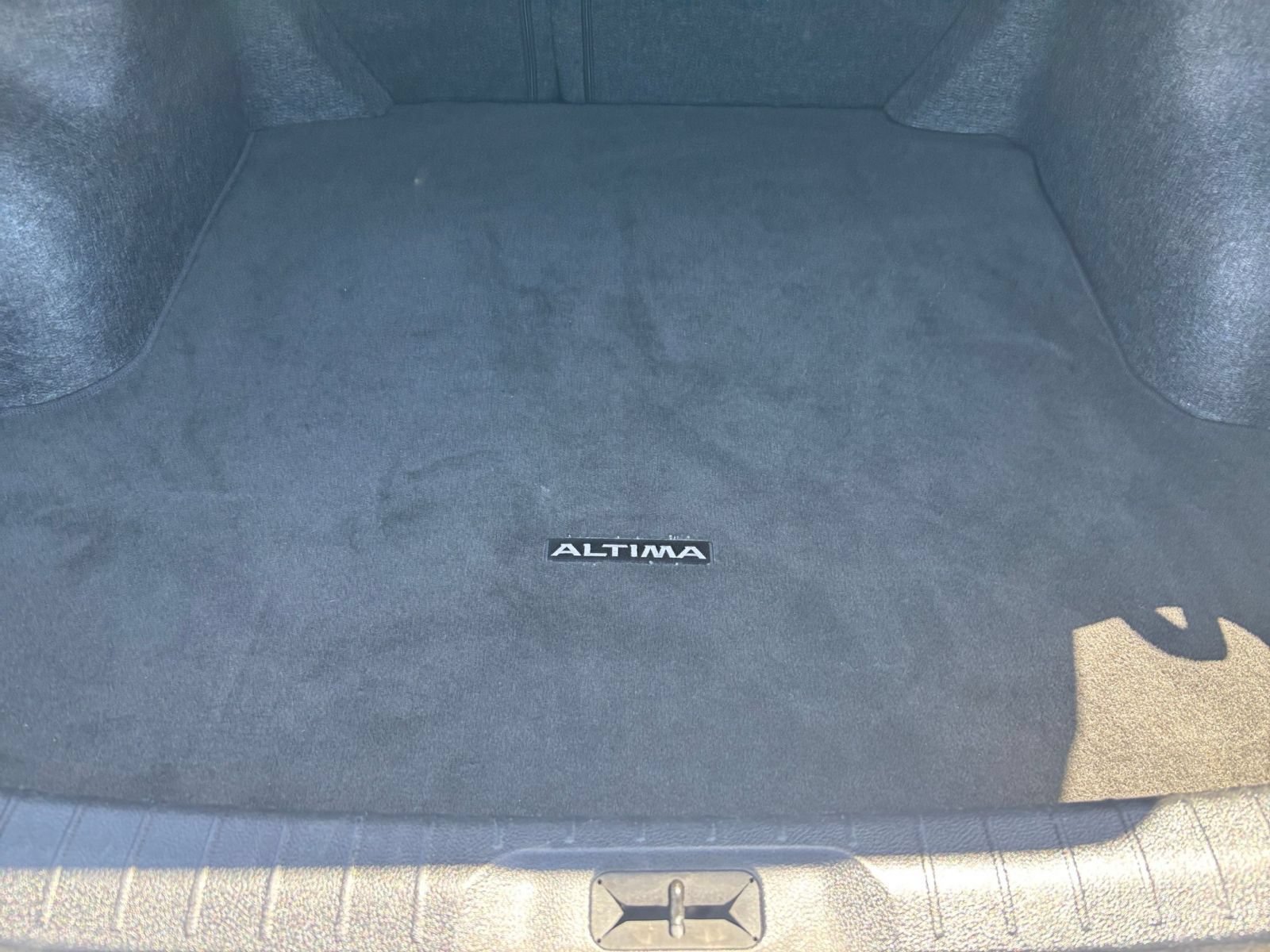 Used 2025 Nissan Altima 2.5 SV FWD image 32