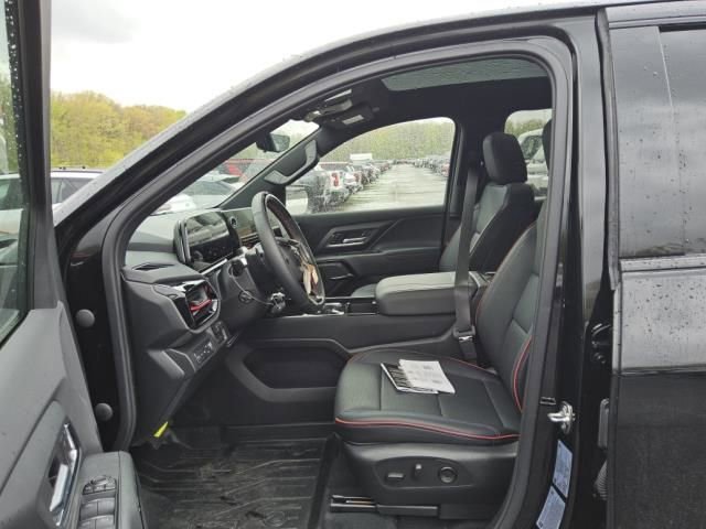 Used 2025 Chevrolet Silverado EV RST AWD/4WD image 3