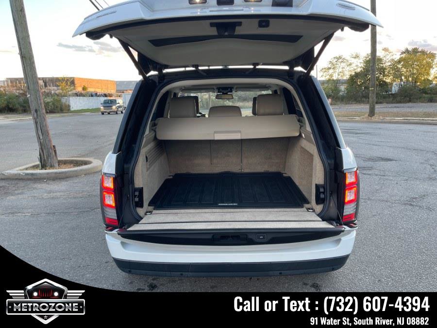 Used 2016 Land Rover Range Rover HSE image 23