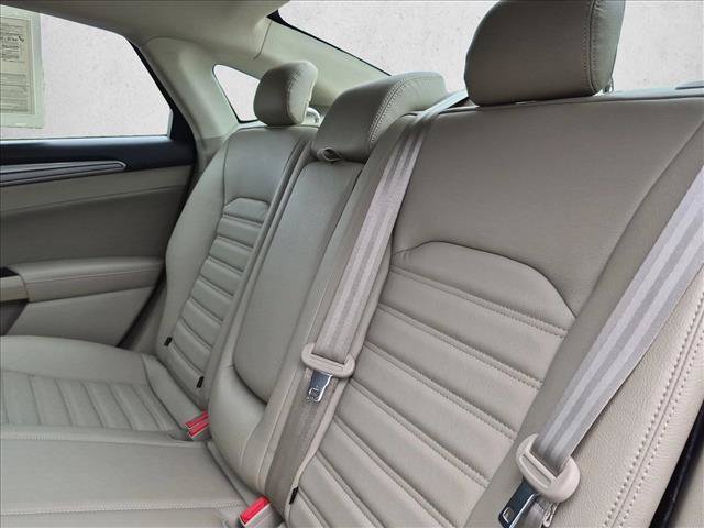 Used 2020 Ford Fusion SE FWD image 19