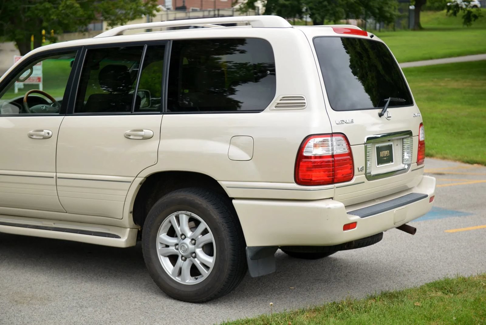Used 2005 Lexus LX 470 4WD image 18