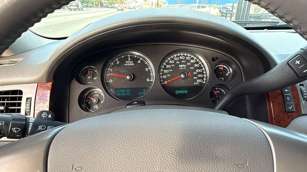 Used 2014 Chevrolet Tahoe LT RWD image 30