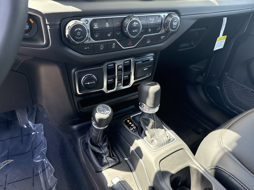 New 2026 Jeep Gladiator Sport AWD/4WD image 24