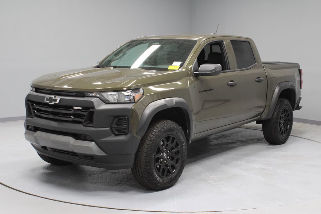 Used 2025 Chevrolet Colorado Trail Boss AWD/4WD image 9