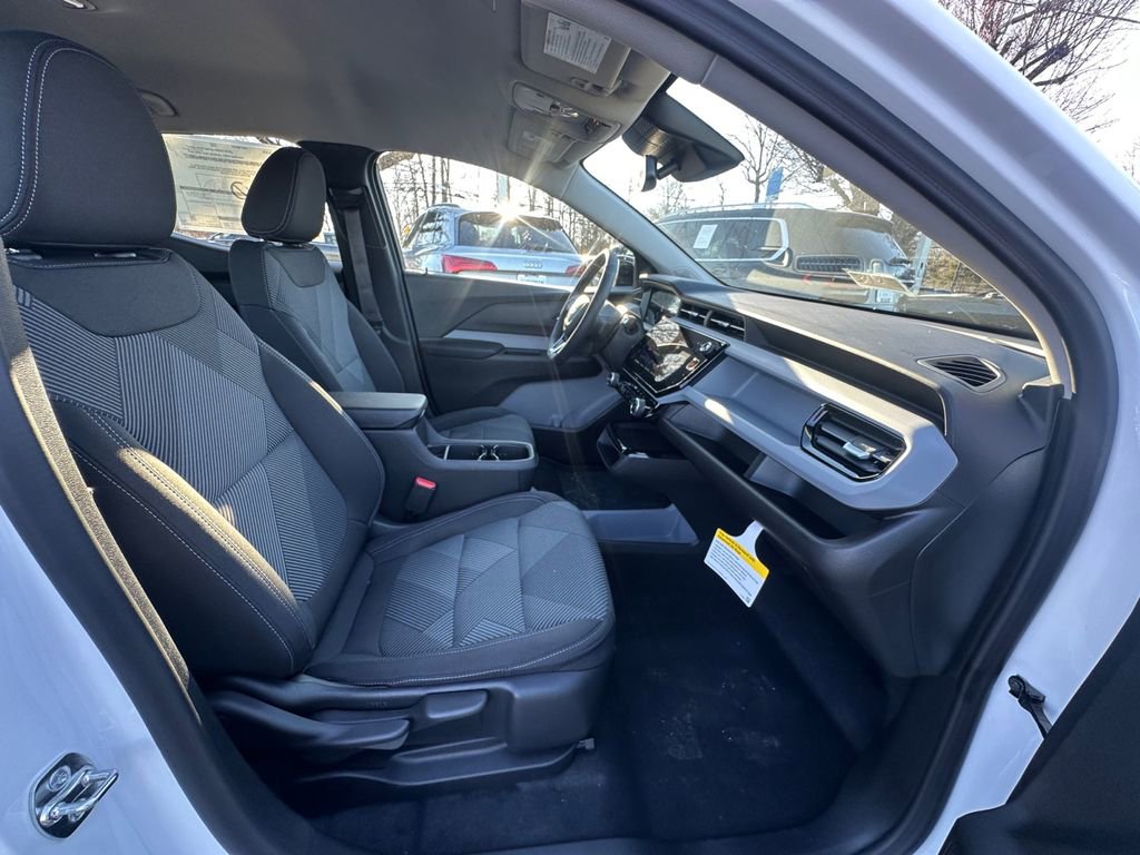 New 2027 Chevrolet Bolt LT w/ Comfort Package image 22