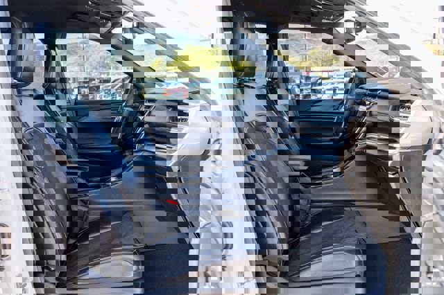 Used 2023 Jeep Grand Cherokee Altitude image 7