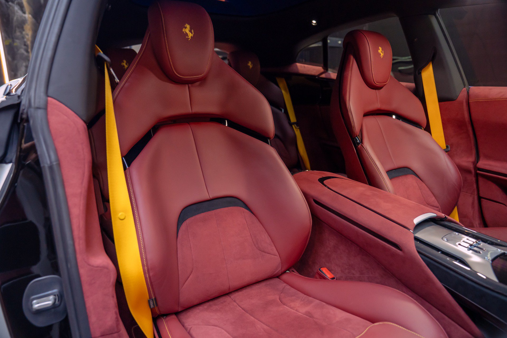 Used 2025 Ferrari Purosangue AWD/4WD image 33