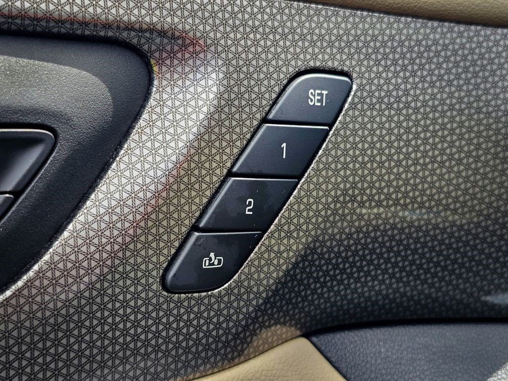 Used 2023 Chevrolet Traverse Premier AWD/4WD image 10