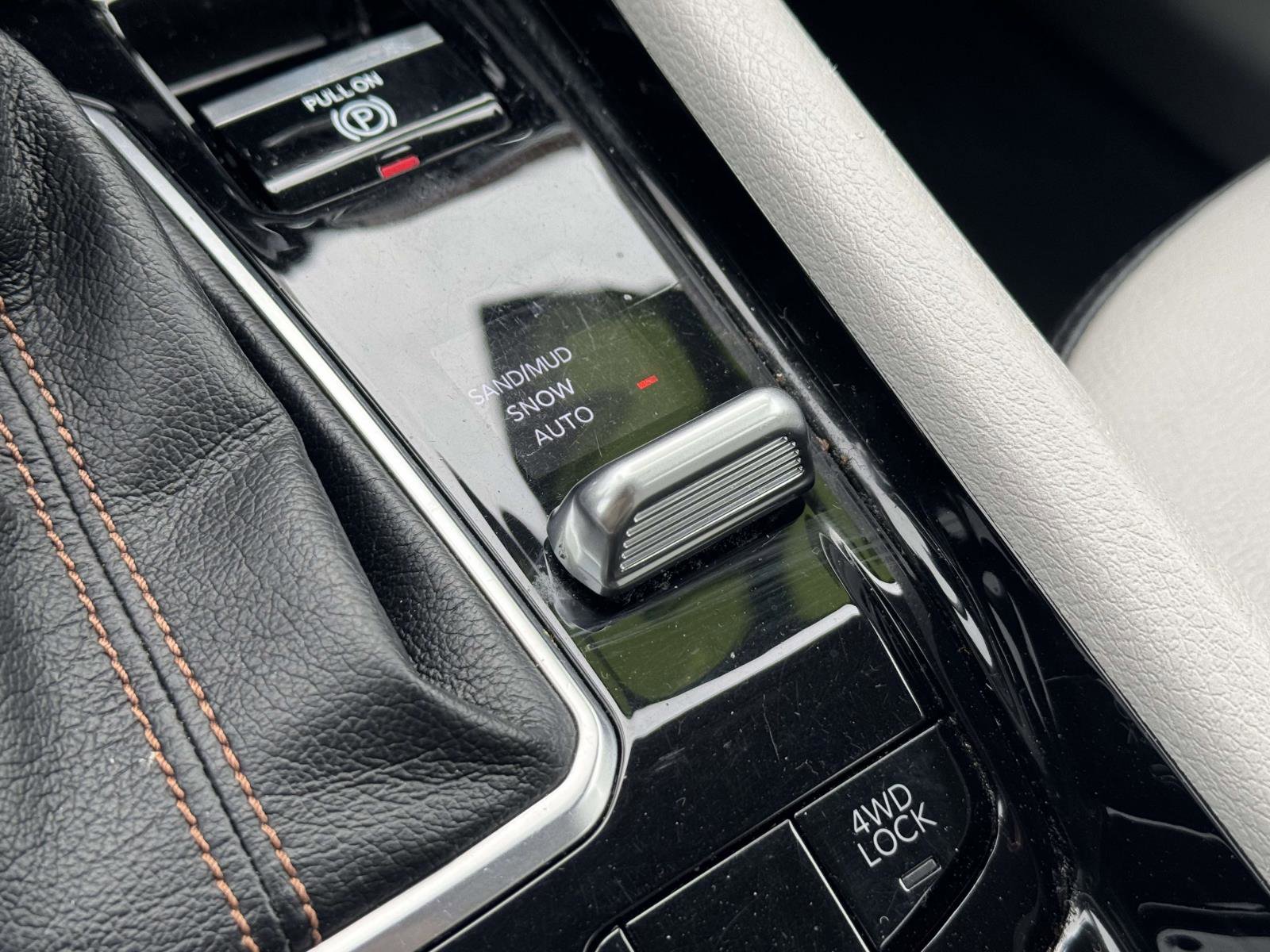 Used 2022 Jeep Compass Limited image 11