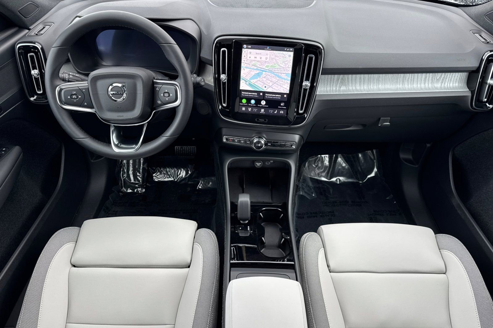 New 2026 Volvo EX40 Plus w/ Climate Package image 3