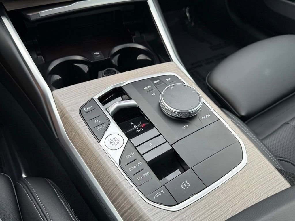 Used 2025 BMW 330i Sedan w/ Premium Package image 26