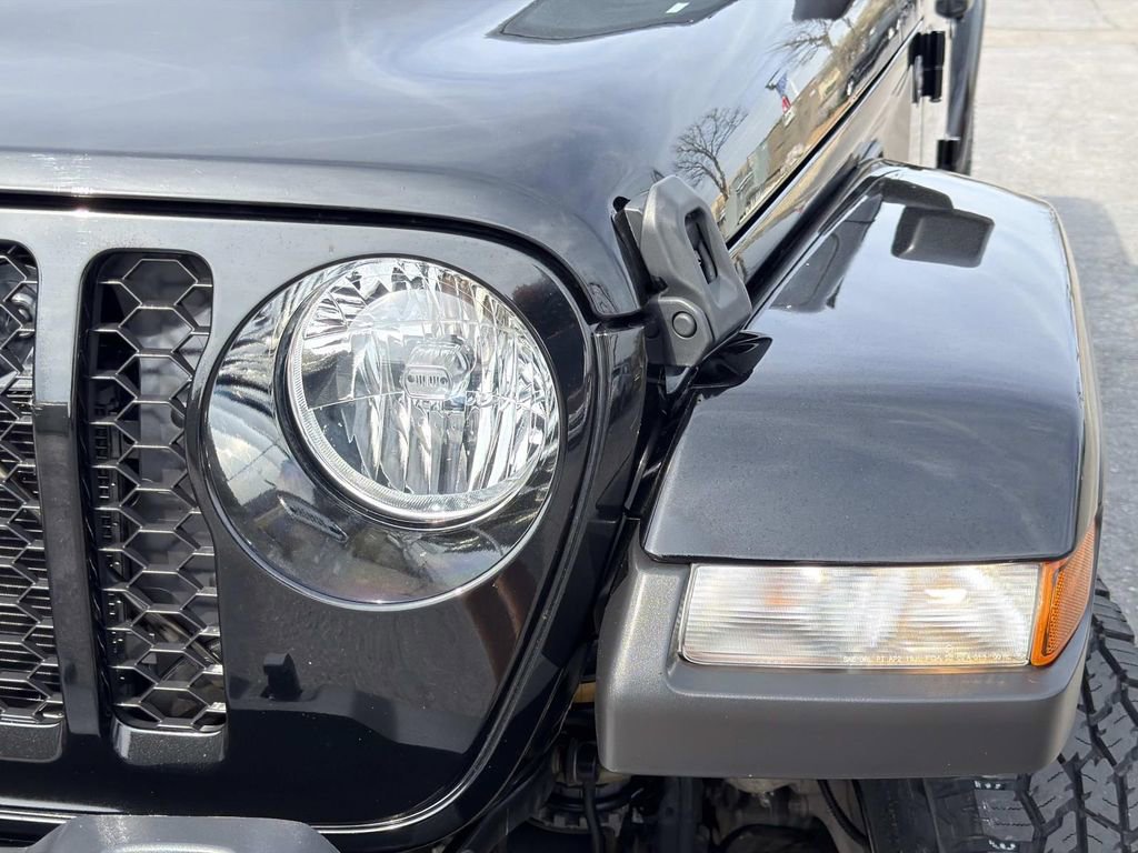Used 2022 Jeep Gladiator Sport image 10
