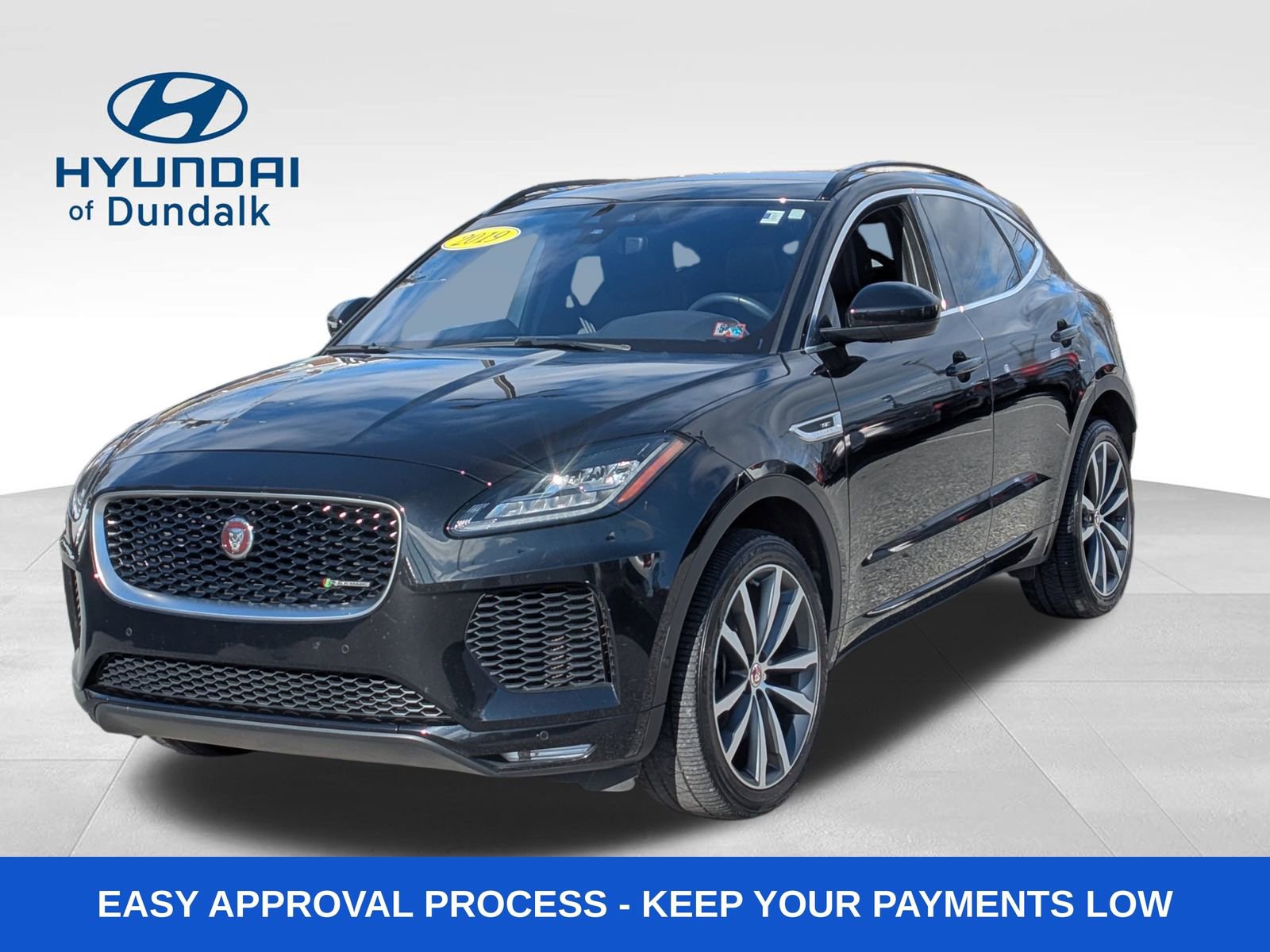 Used 2019 Jaguar E-PACE R-Dynamic SE image 1