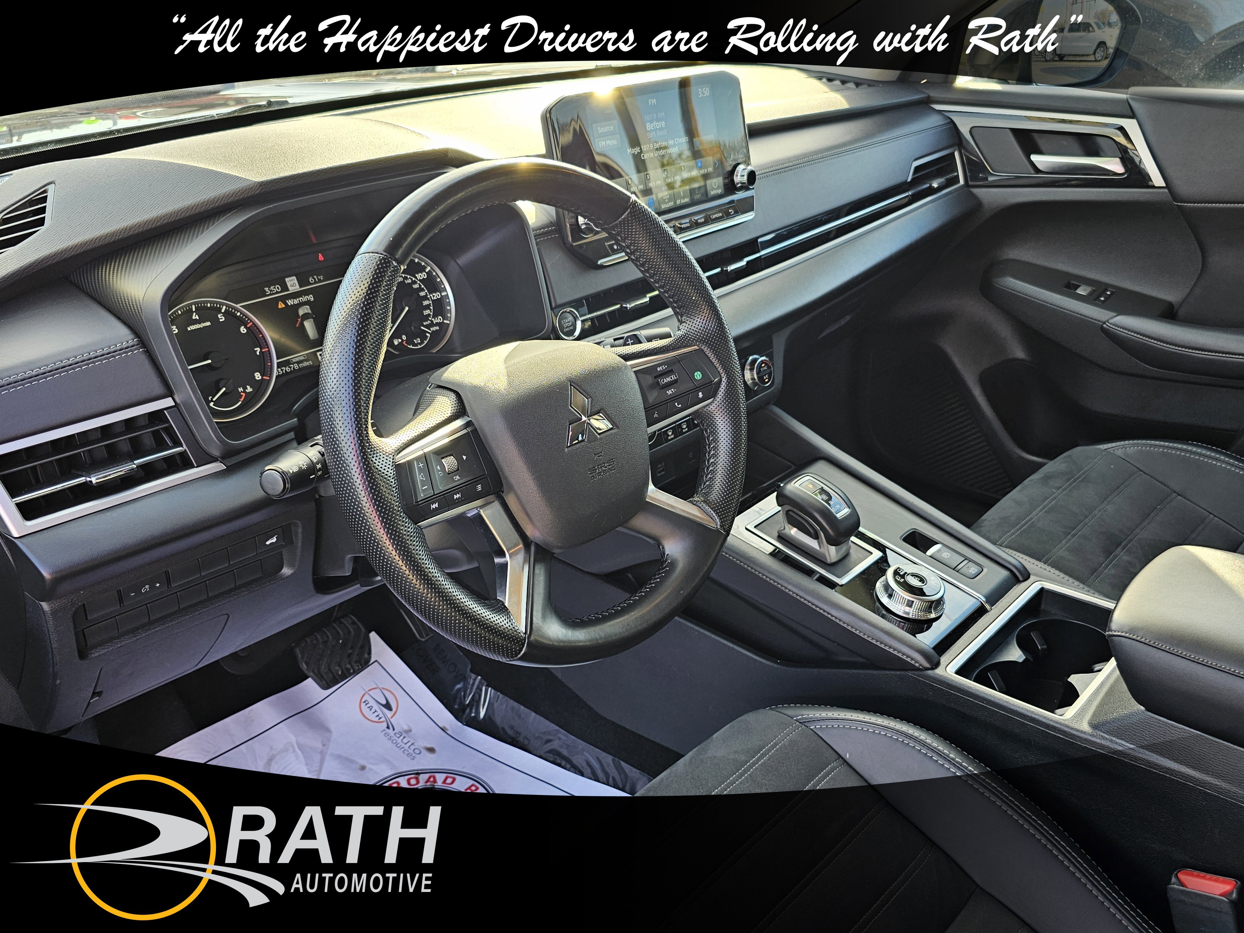 Used 2024 Mitsubishi Outlander SE image 11