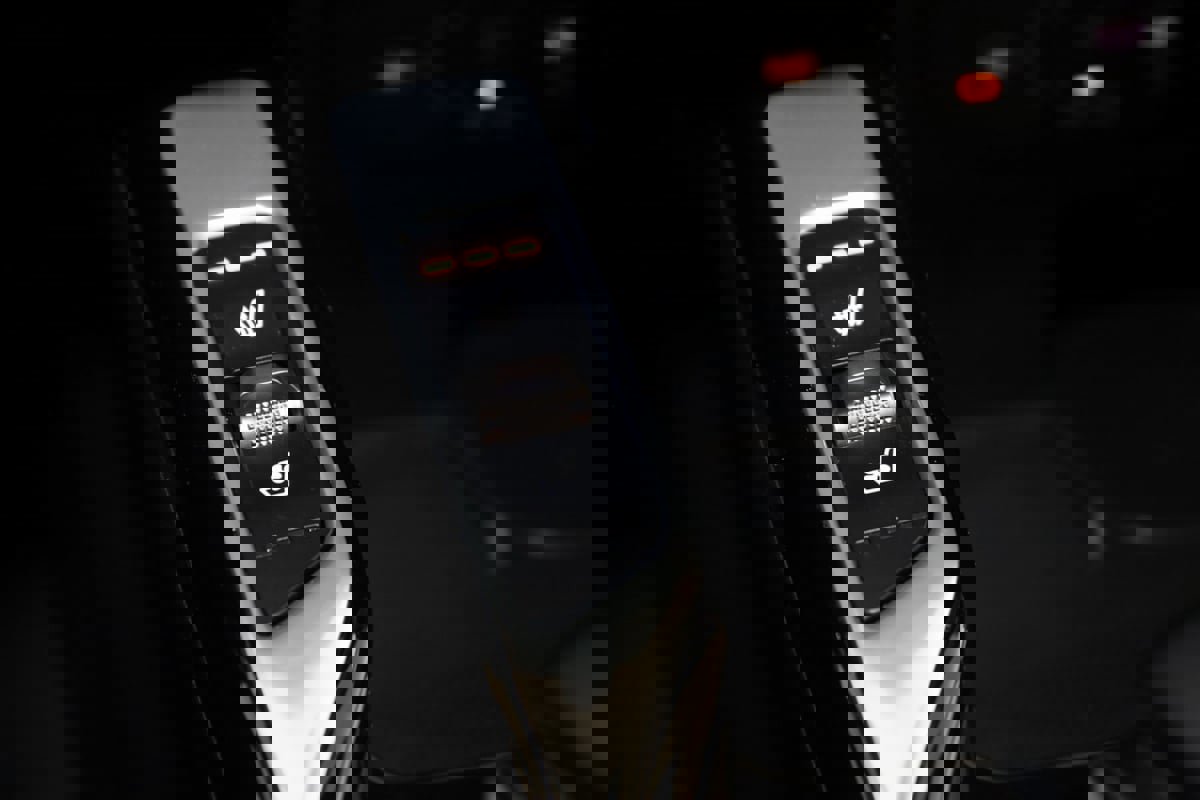 Used 2025 Kia Sorento SX image 8