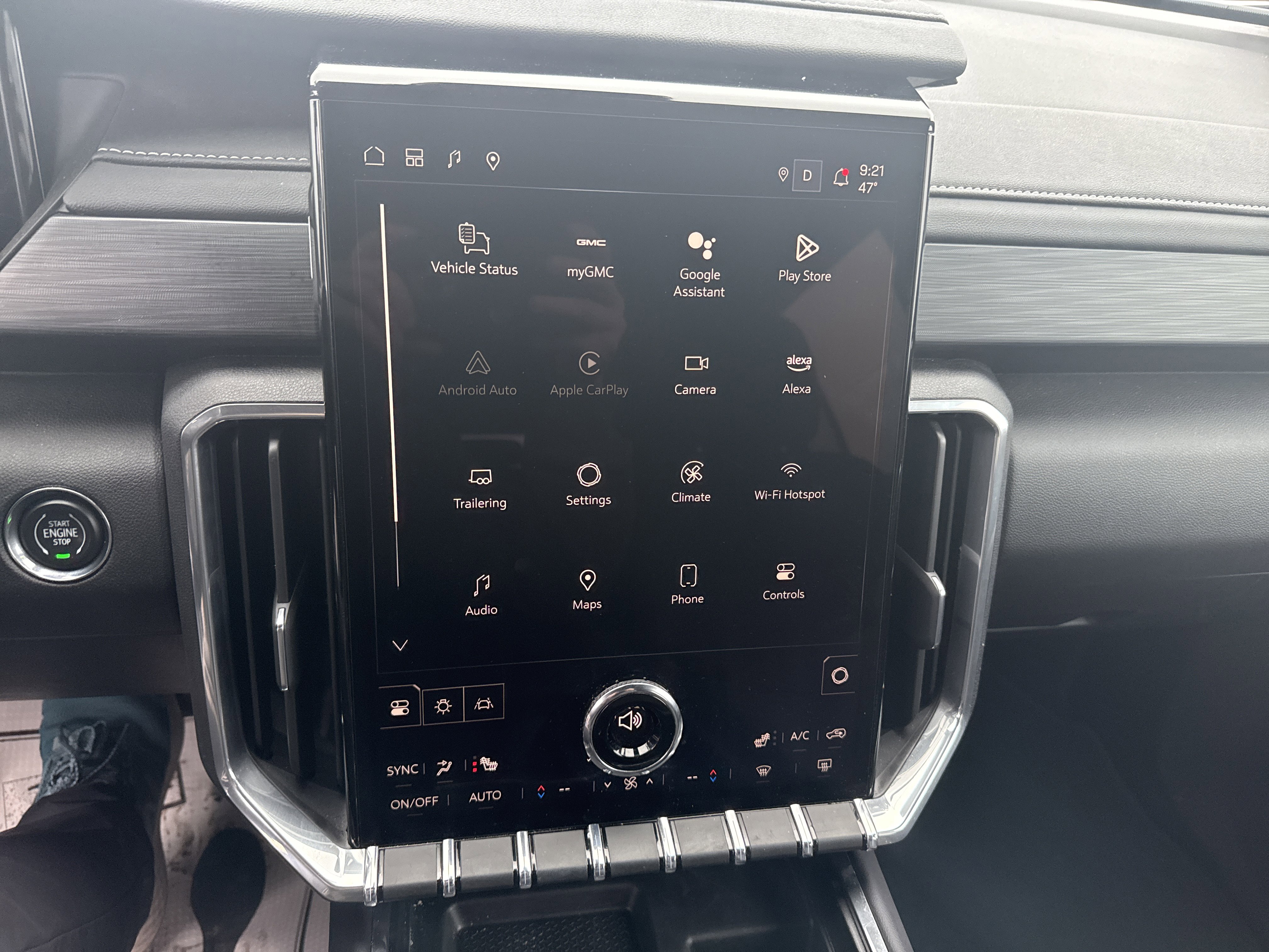 Used 2025 GMC Acadia Elevation image 24