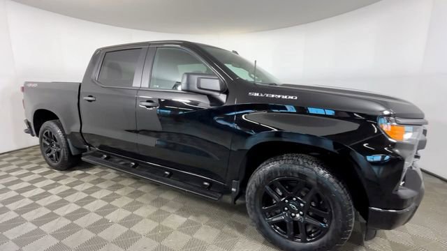 Used 2024 Chevrolet Silverado 1500 Custom AWD/4WD image 2