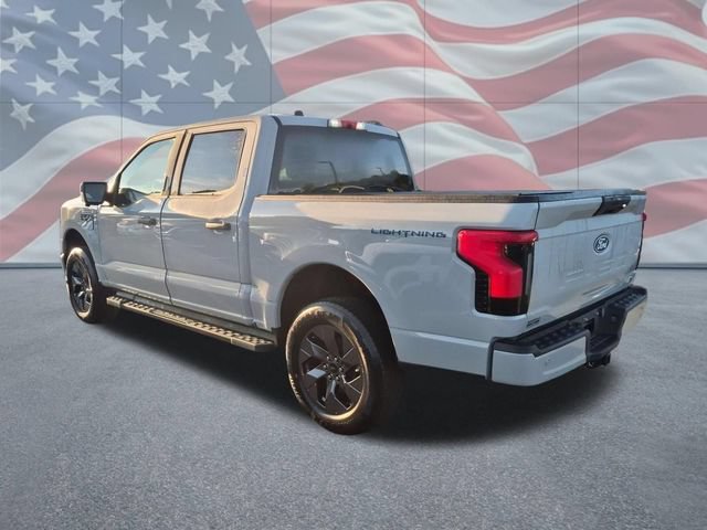Used 2024 Ford F150 Lightning XLT AWD/4WD image 4