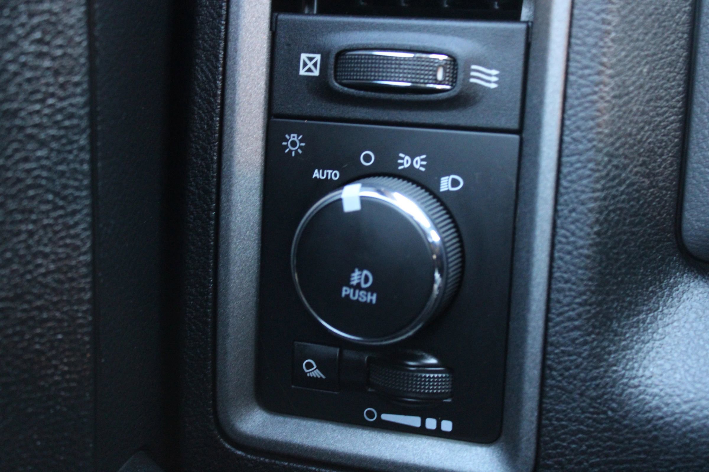 Used 2018 RAM 1500 Express w/ Express Value Package image 19