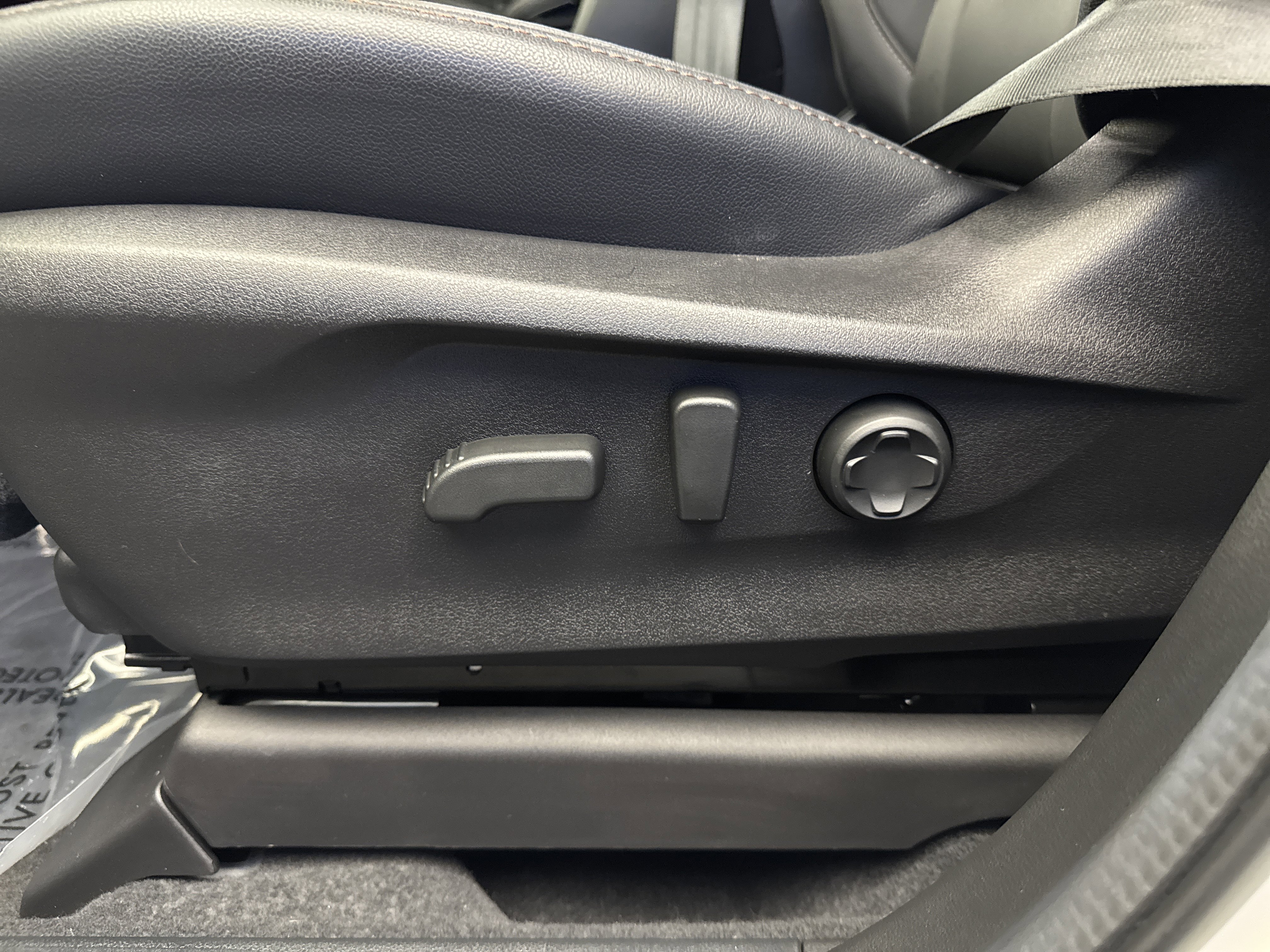 Certified 2025 Subaru Ascent Bronze Edition image 12