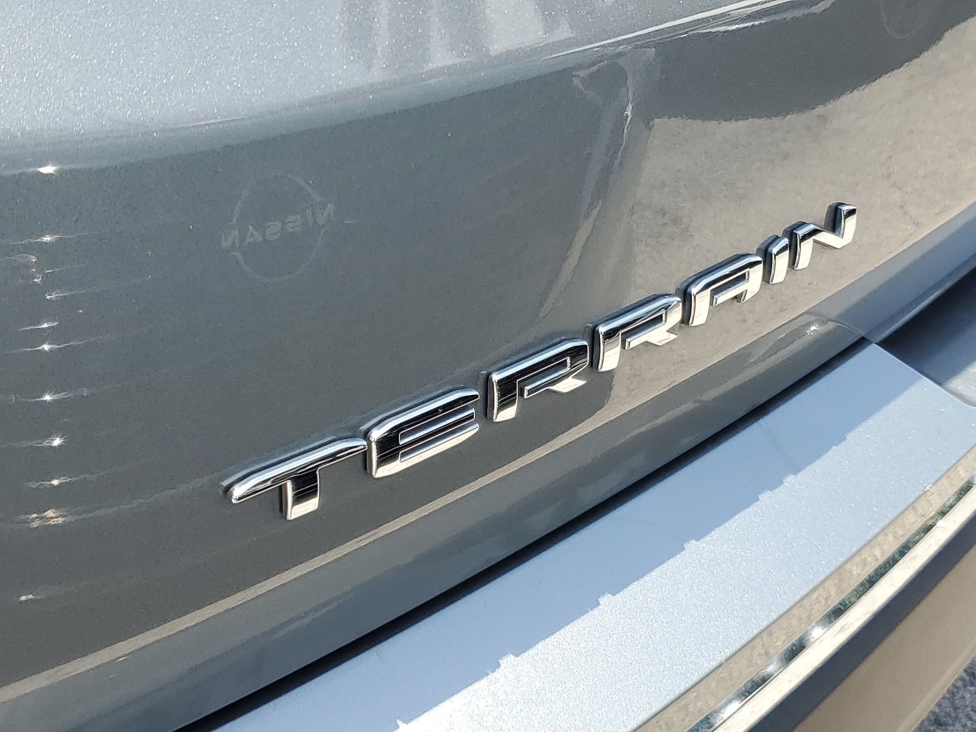 Used 2023 GMC Terrain SLT w/ LPO, Floor Liner Package FWD image 6