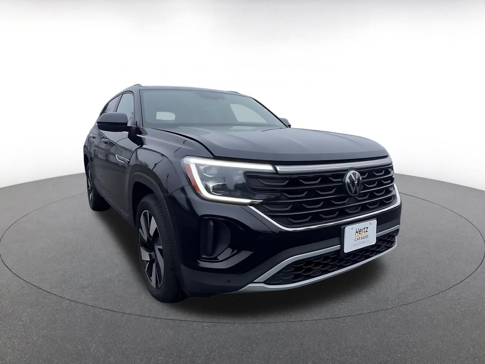 Used 2025 Volkswagen Atlas Cross Sport SE image 3