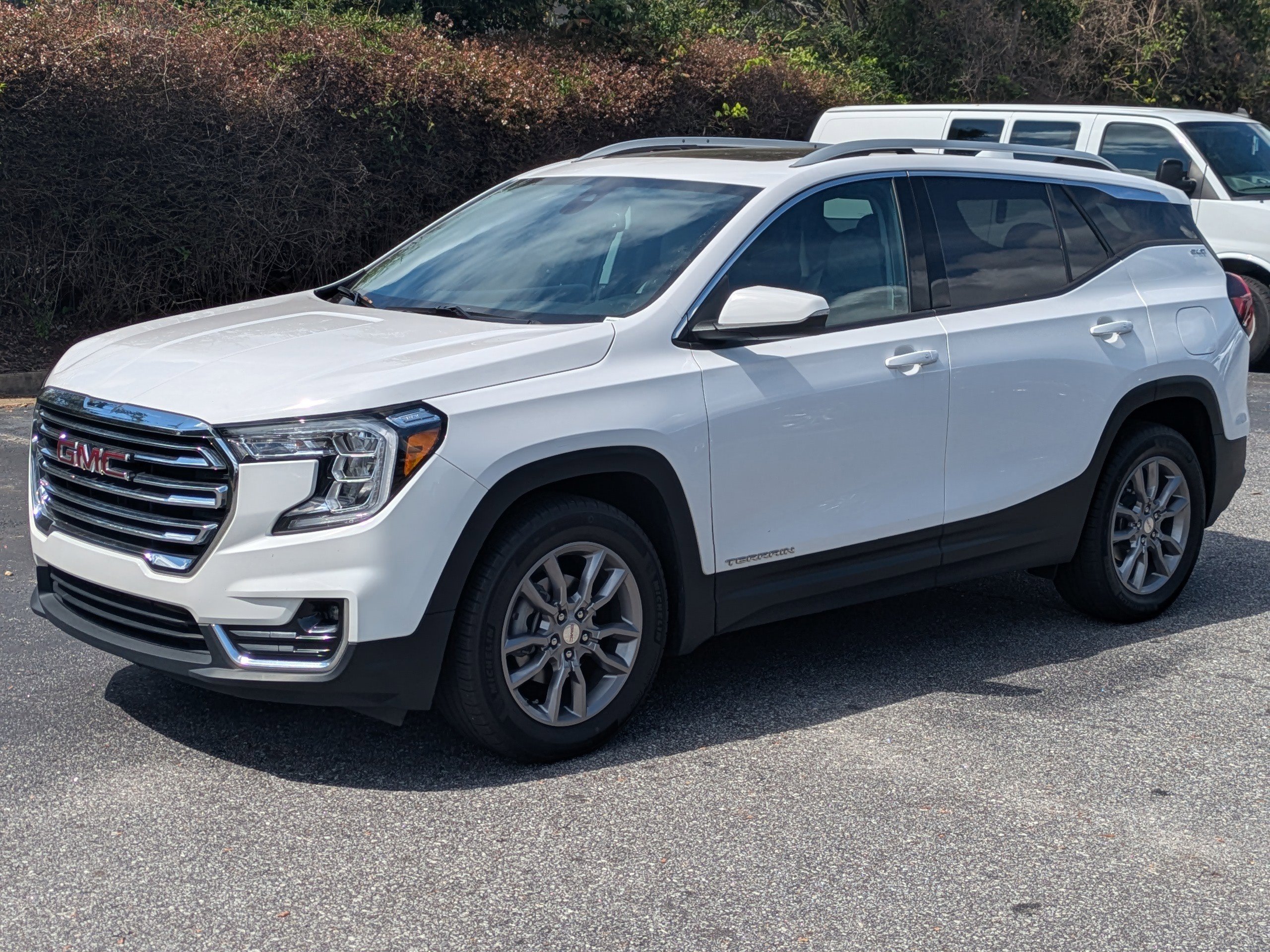 Used 2022 GMC Terrain SLT w/ Infotainment Package II image 8