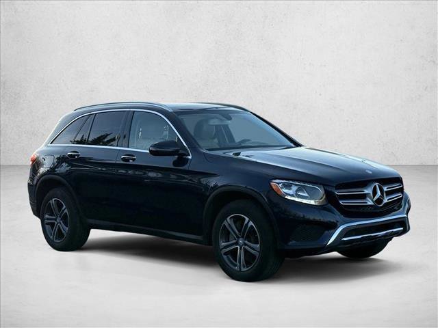 Used 2017 Mercedes-Benz GLC 300 4MATIC image 3
