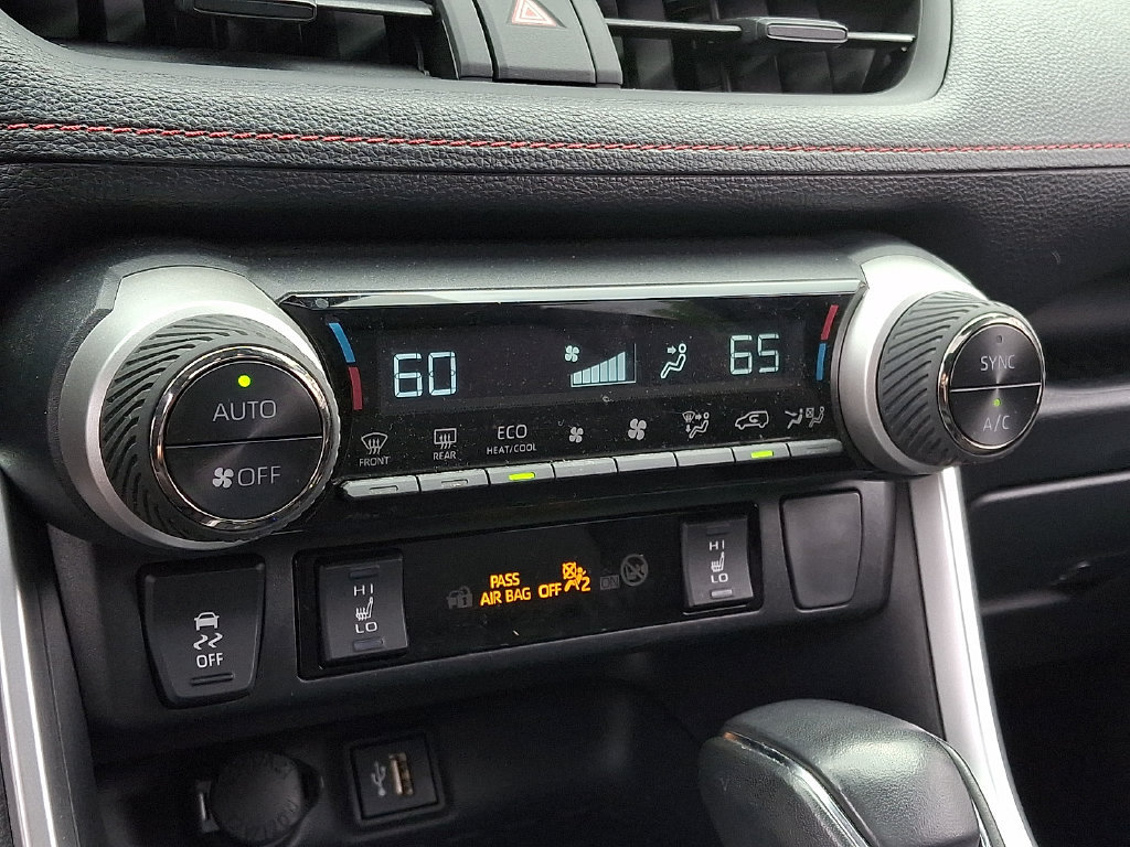 Certified 2024 Toyota RAV4 SE w/ Weather & Moonroof Package AWD/4WD image 19