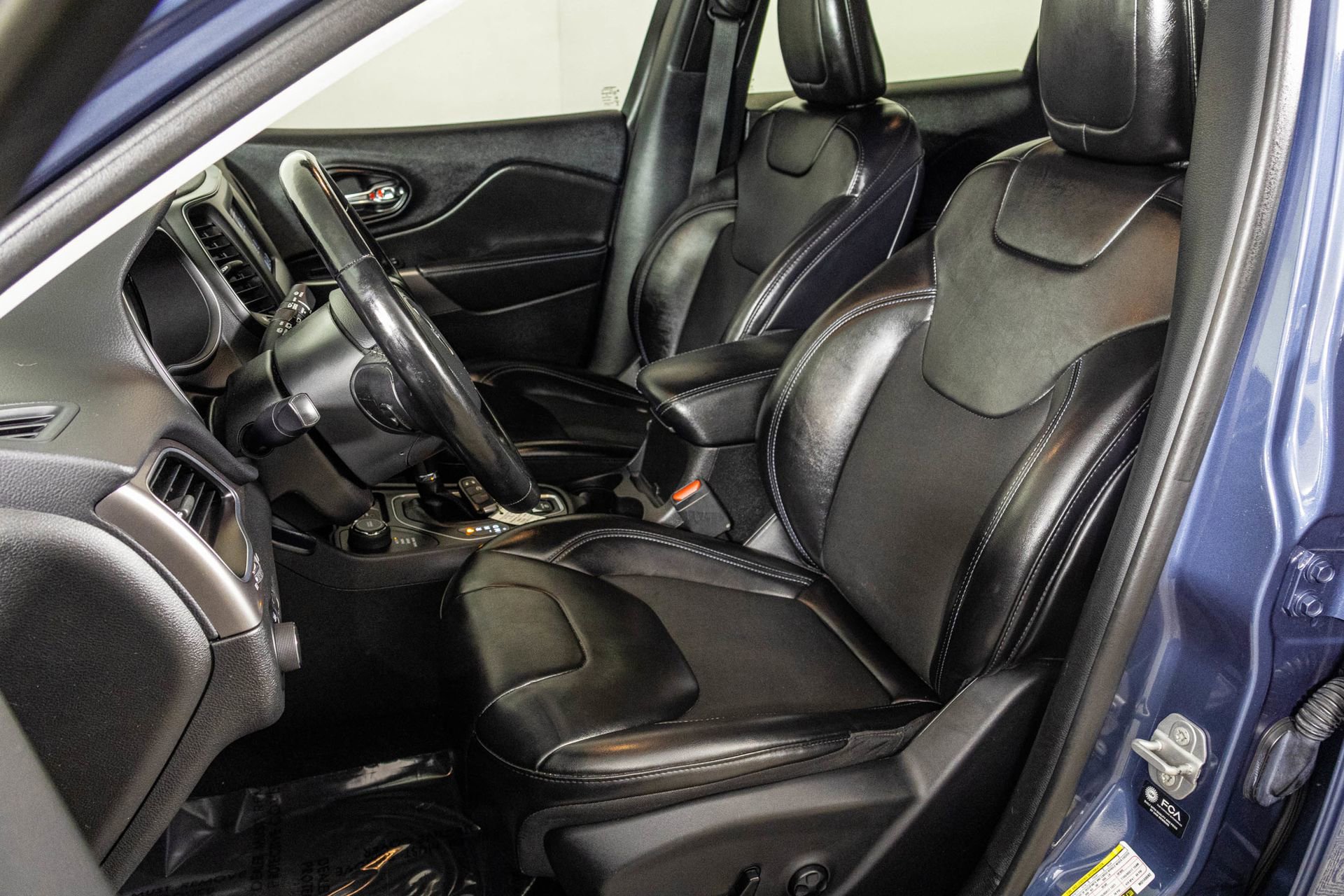 Used 2021 Jeep Cherokee Latitude Plus image 20