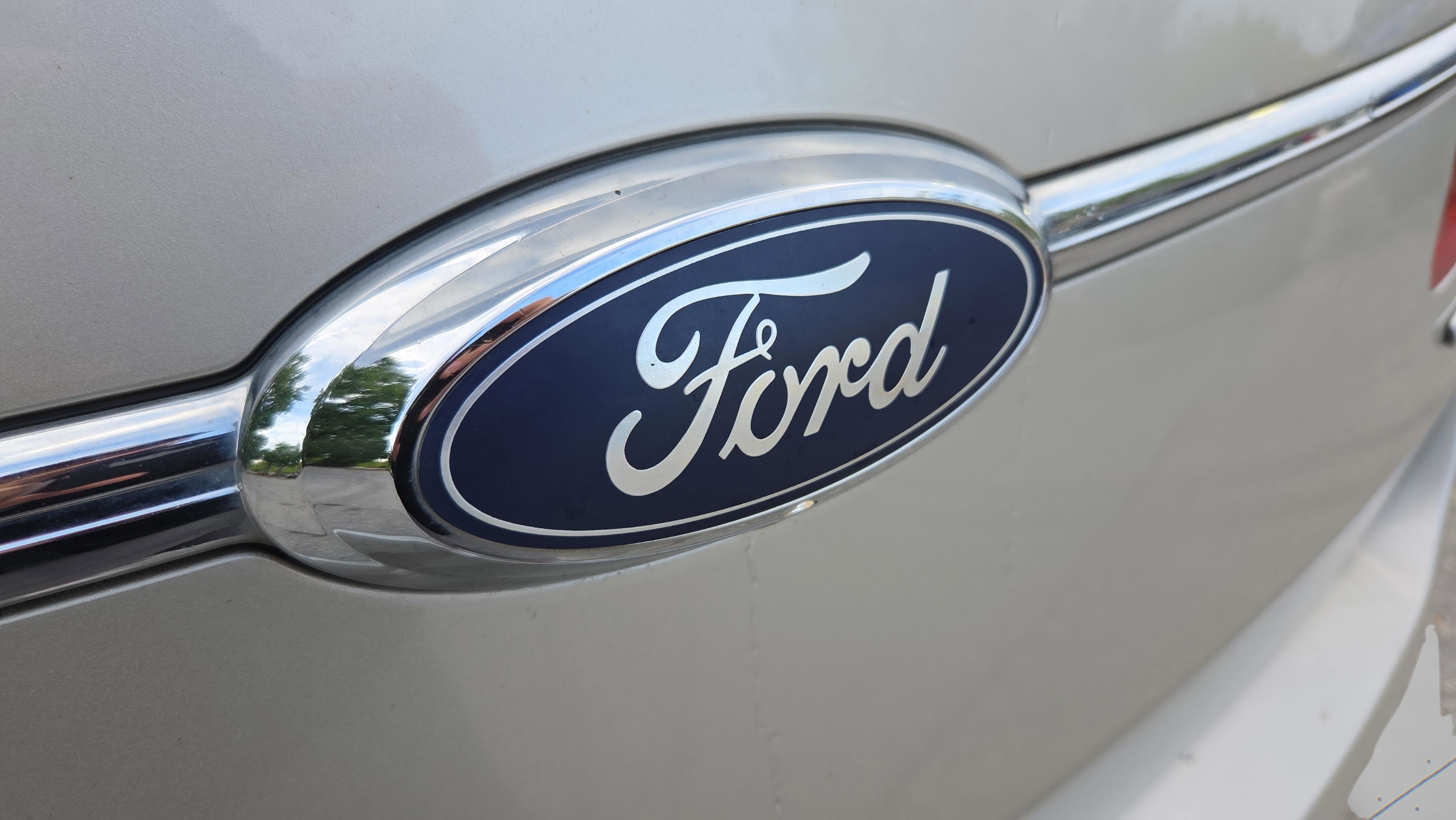 Used 2018 Ford Taurus SE image 29