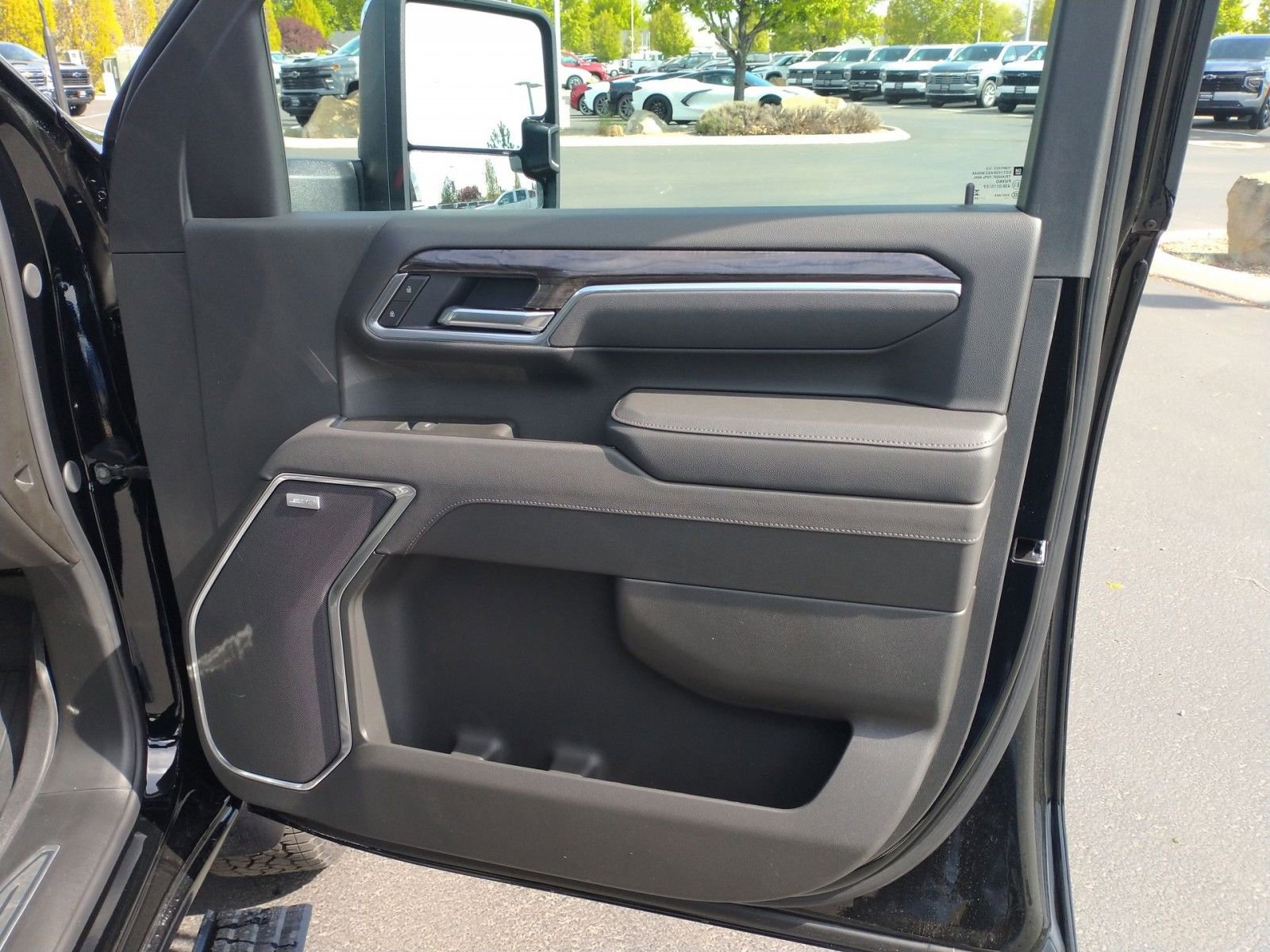 New 2025 Chevrolet Silverado 3500 LTZ w/ LTZ Premium Package image 16